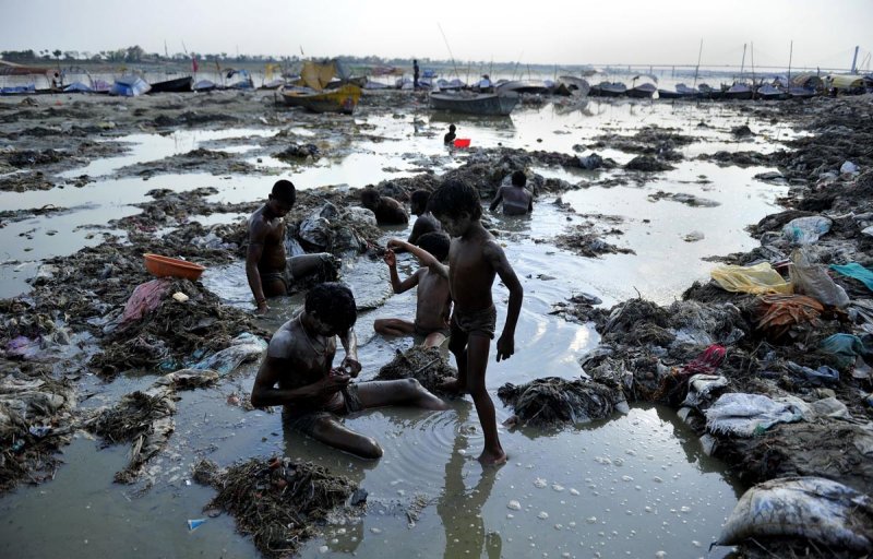 Река Ямуна в Индии загрязнение