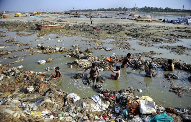 Река ганг в Индии загрязнения