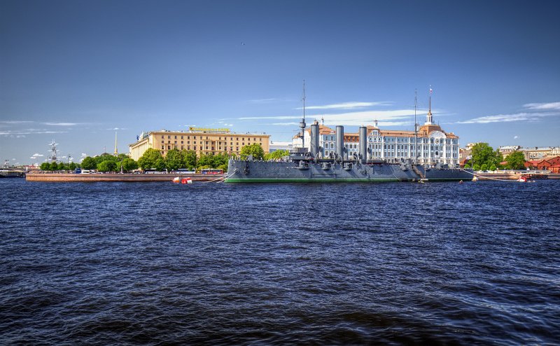 Петербург река Нева крейсер Аврора