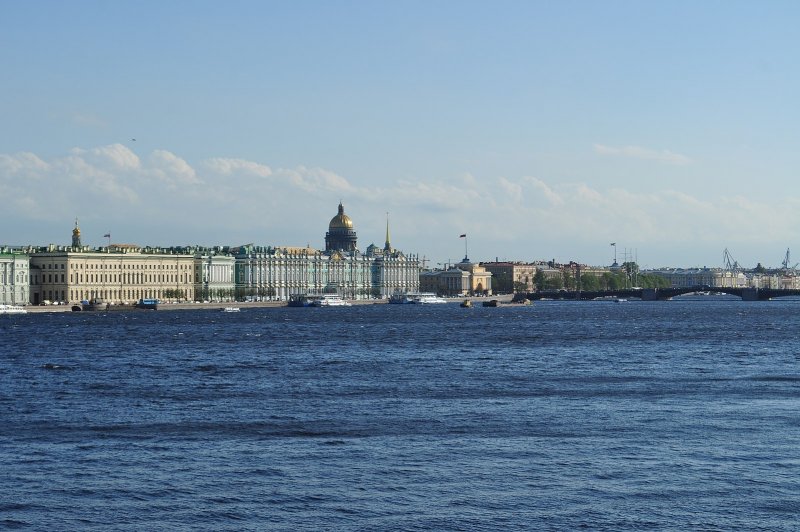 Выхо Петропавловской крепости со стороны Невы