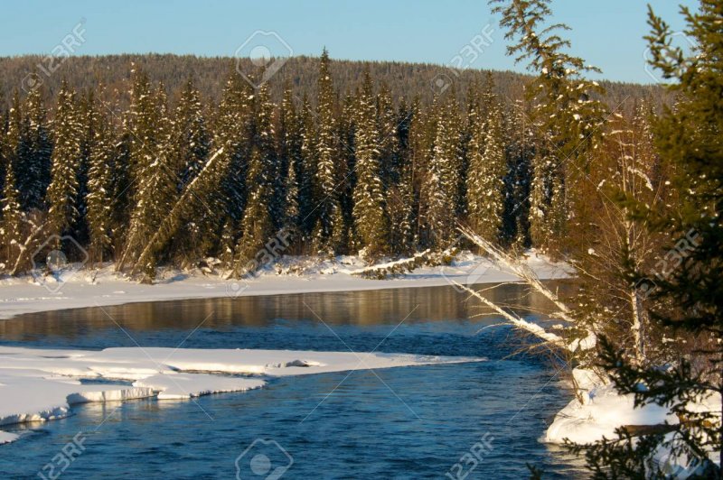 Река Лена зимой