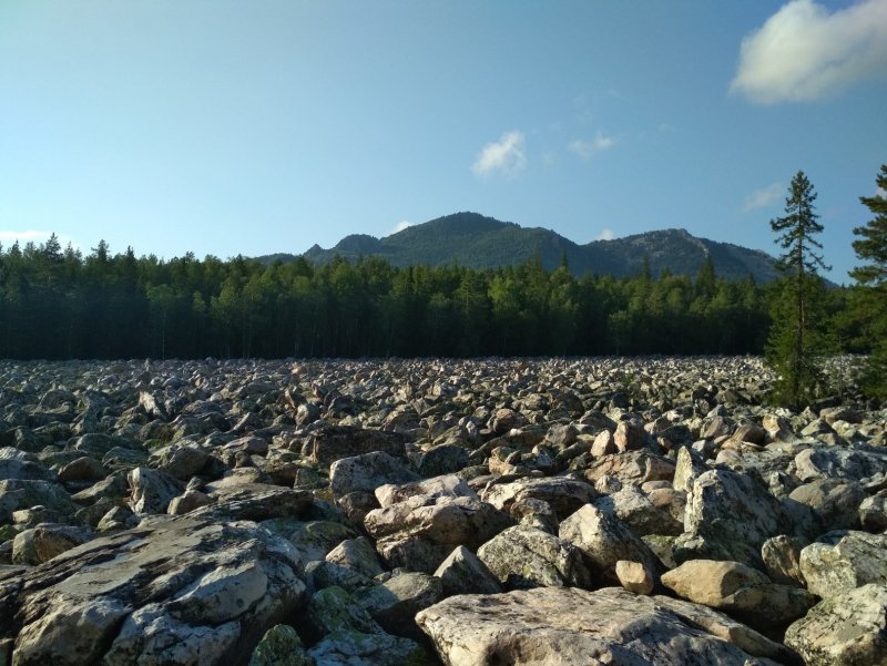 2. Каменная река Таганай.