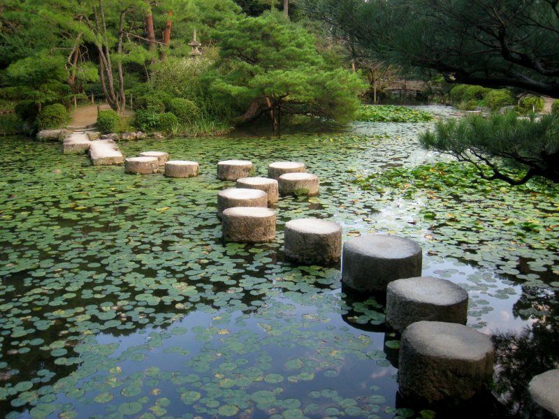 Японский сад Киото фонтан