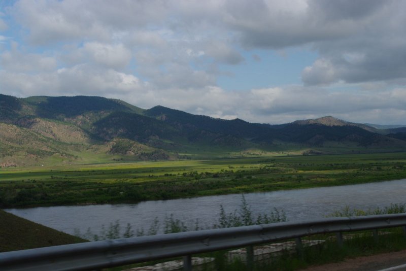 Обмелевшая река уда в Бурятии на Восточном