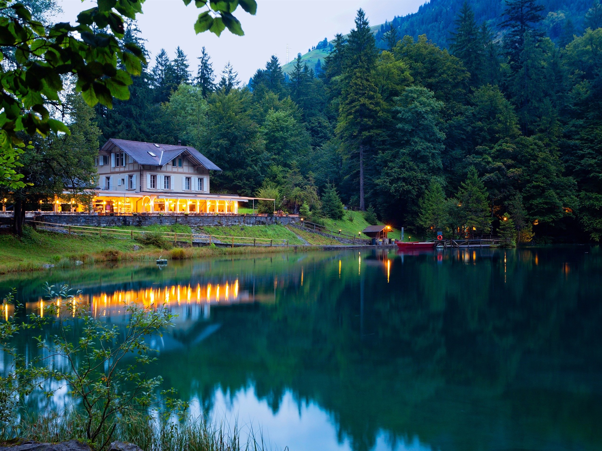 швейцария дом на берегу озера