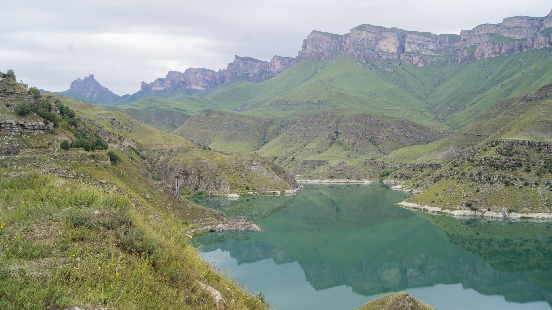 Озеро Гижгит, Кавказ, Кабардино-Балкария, поселок былым.