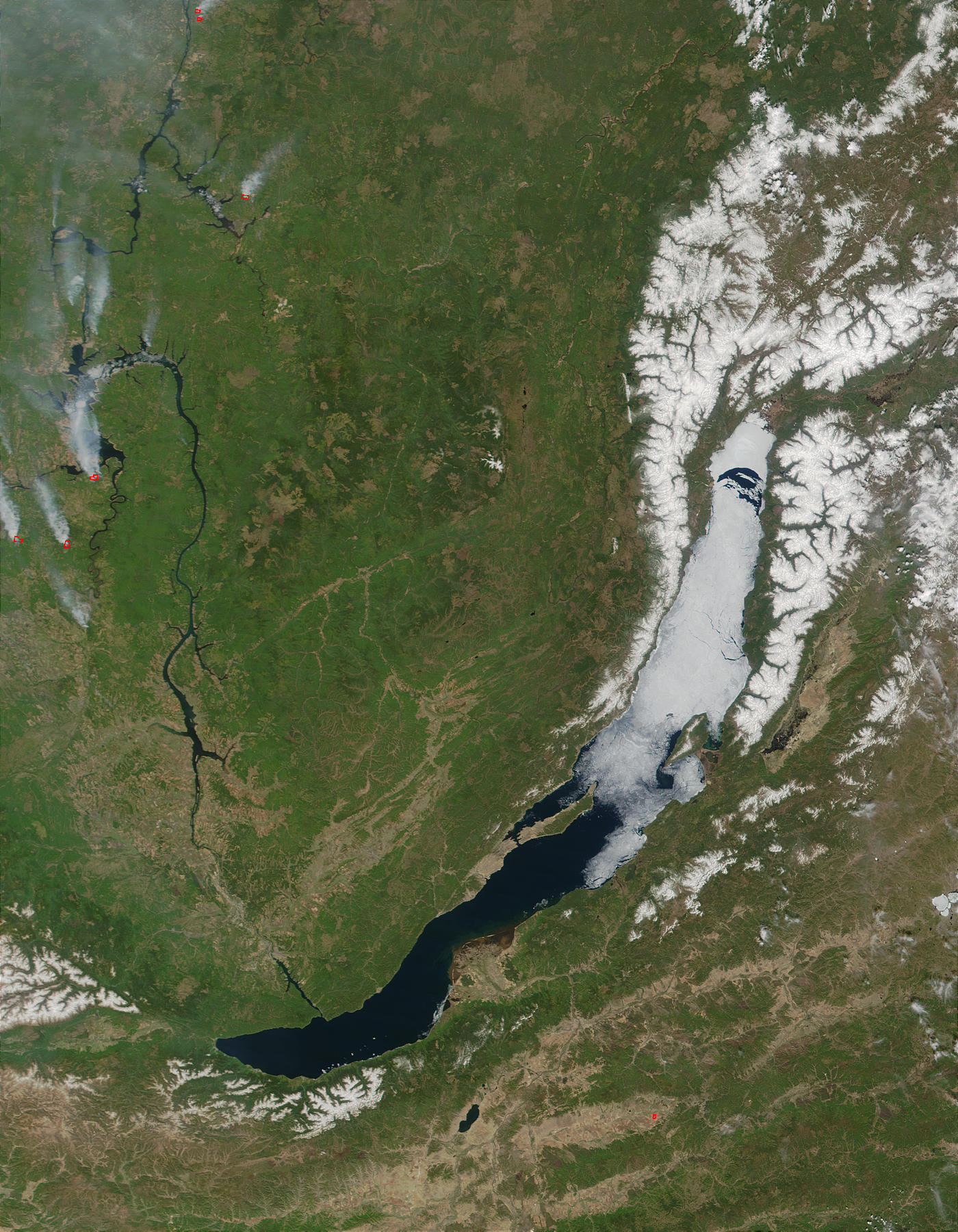 Озеро Байкал вид сверху