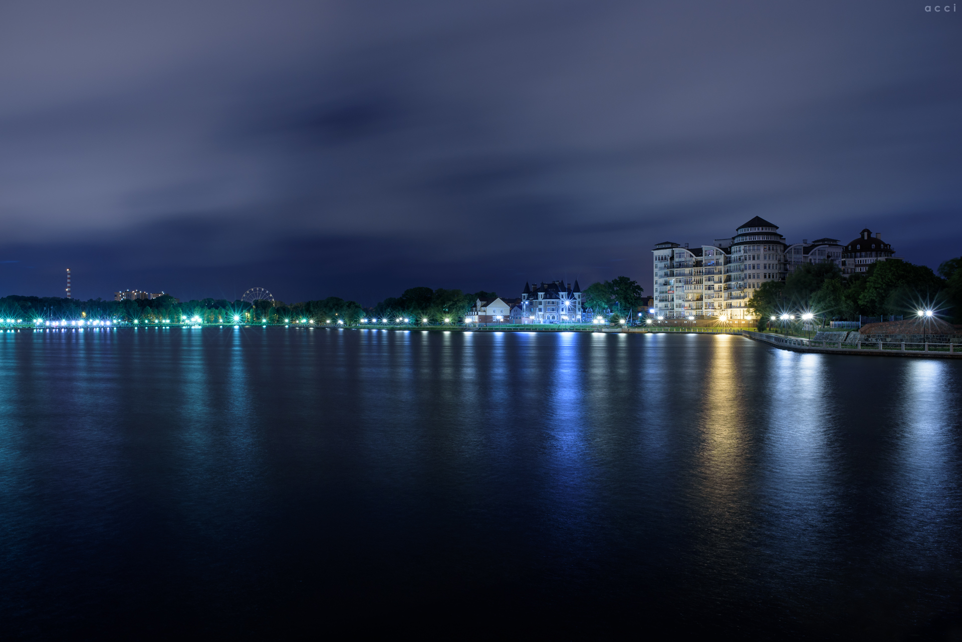 Верхнее озеро Калининград ночью