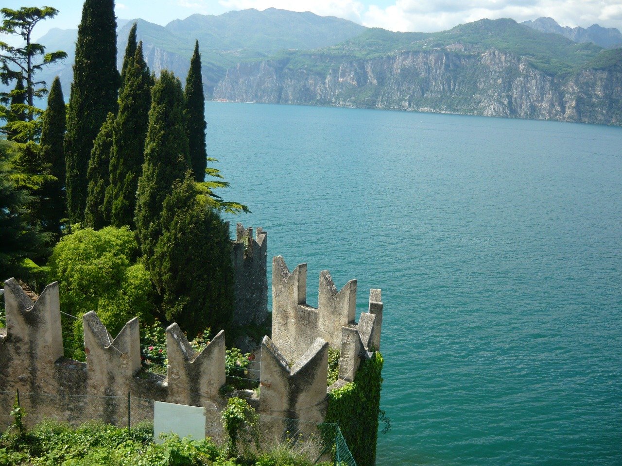 Озеро Товаль Италия