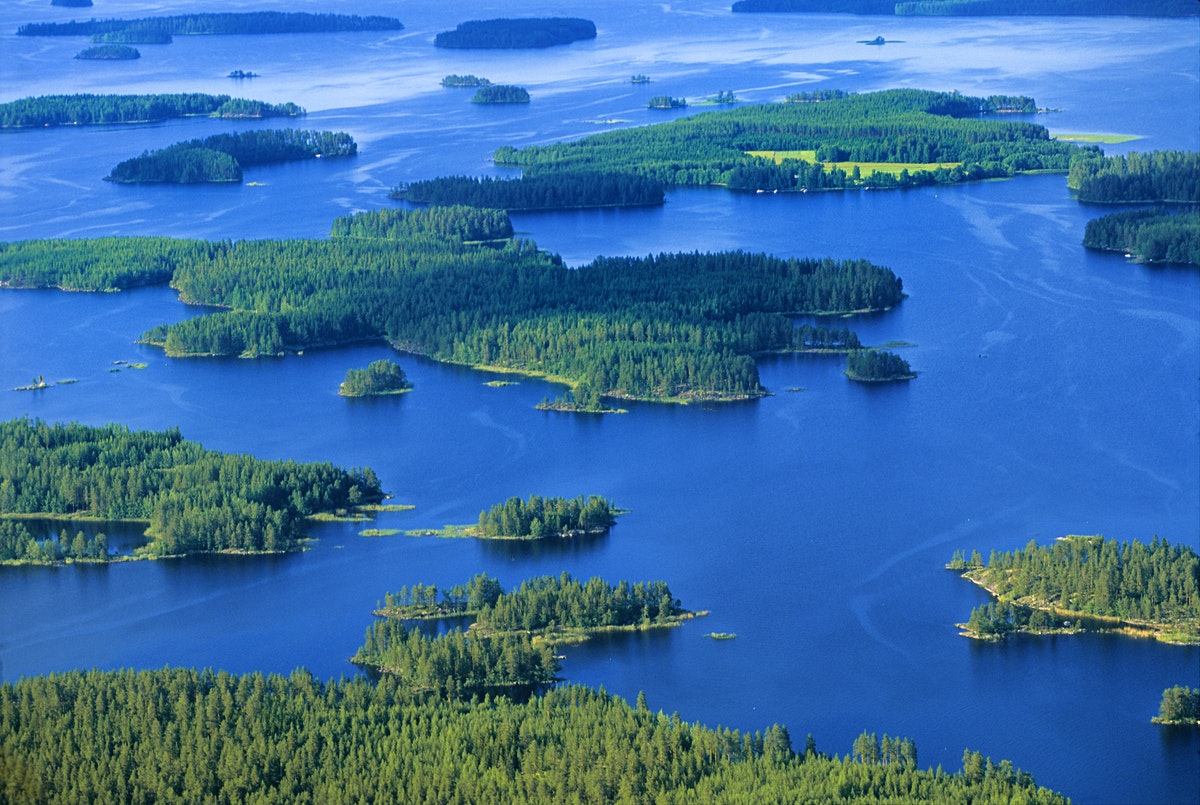 Тысяча озер где. Озеро Сайма Финляндия. Озеро Пяйянне Финляндия. Национальный парк Пяйянне Финляндия. Гряда Пункахарью Финляндия.