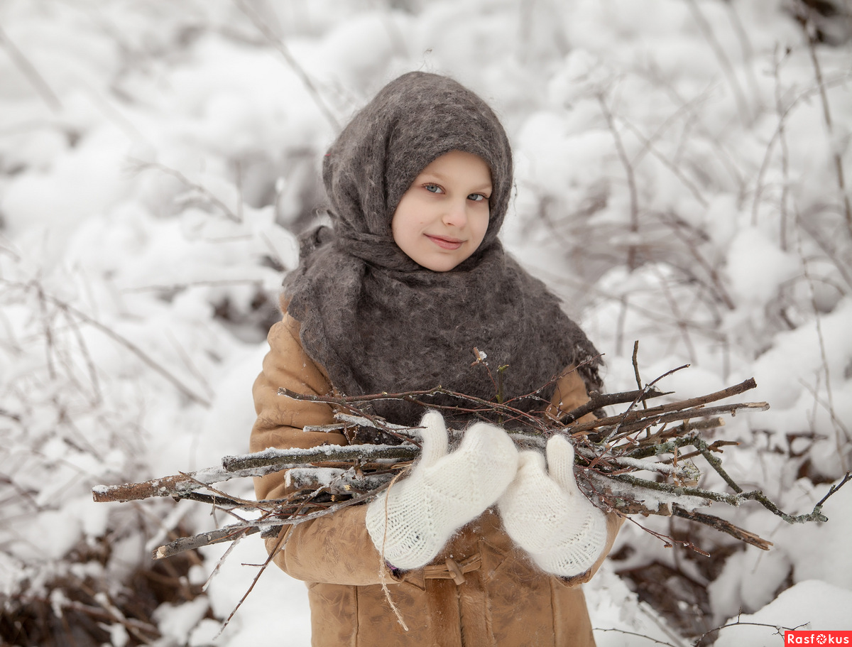 Детская фотосессия в зимнем лесу