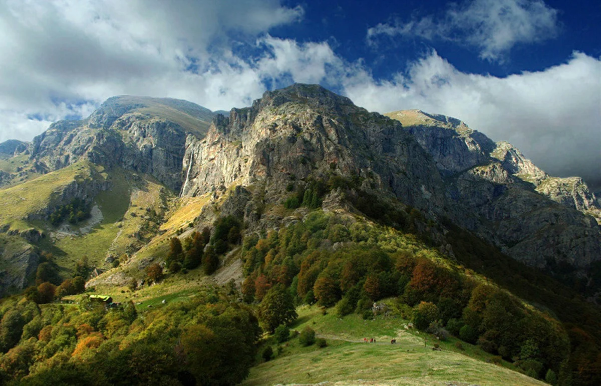 Сербия балканы. Горы Стара планина Сербия. Горы в Болгарии планина. Стара планина Болгария. Хребет Стара планина.