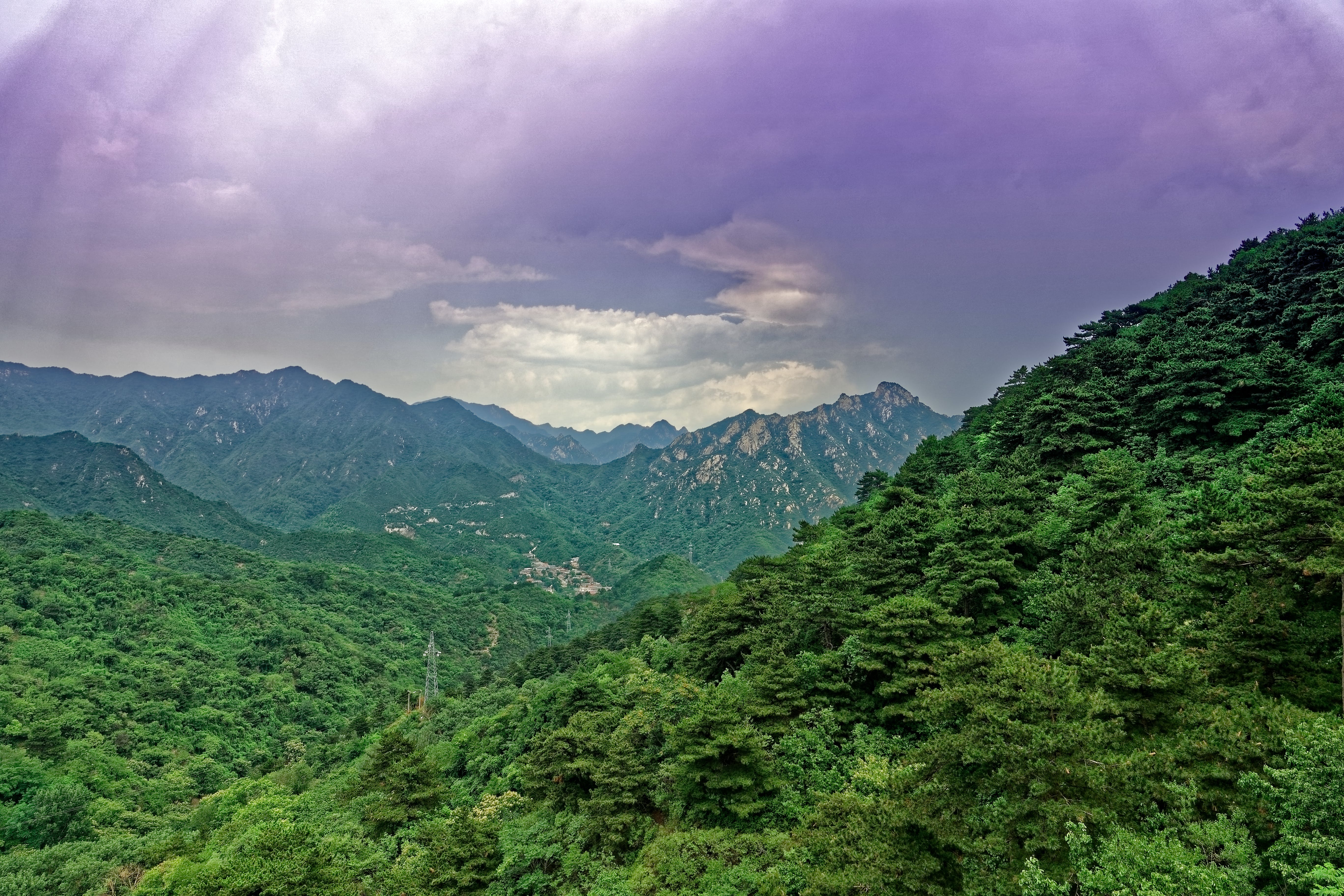 Первобытный Кратерный лес в Китае