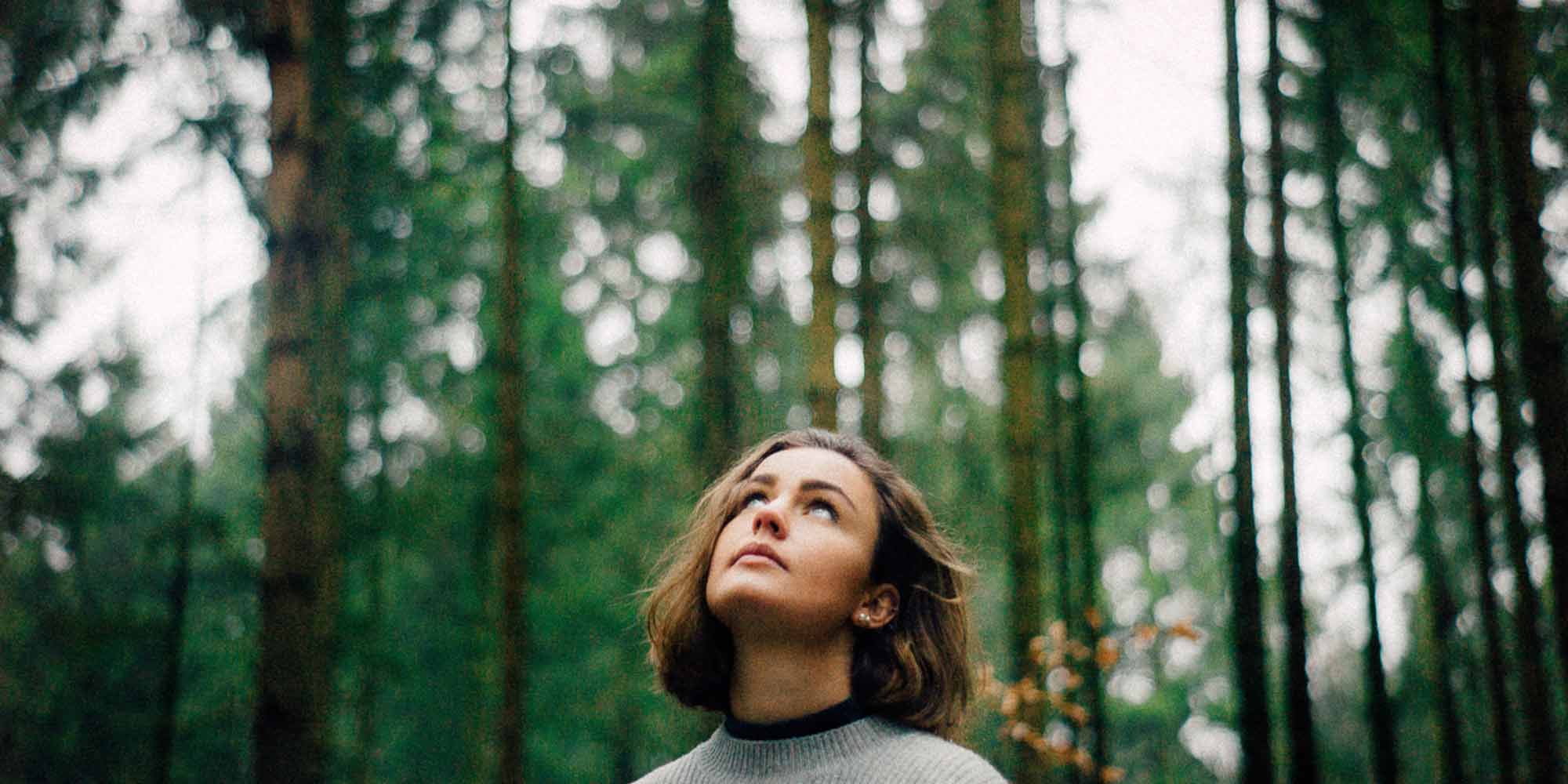 Лесиан. Ана леса. Плёночные фотографии девушки. Портрет в лесу фото. Болезненный вид девушка лес.