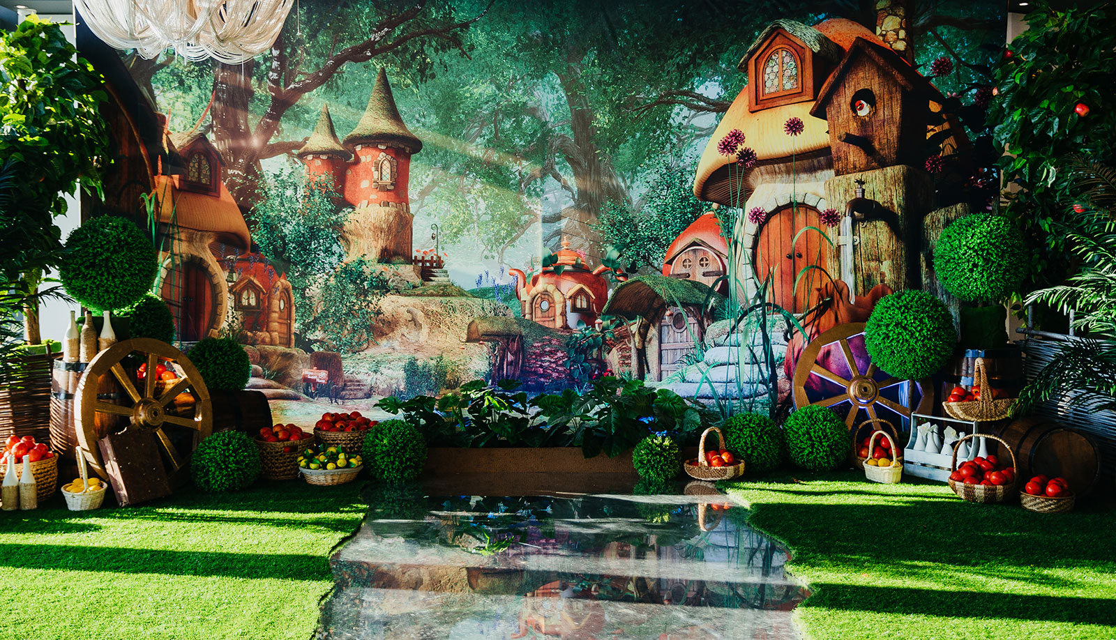 Развлечение сказочный лес. Магик Гарден сказочный сад. Волшебный лес декорации. Лес из Алисы в стране чудес. Сказочные фотозоны.