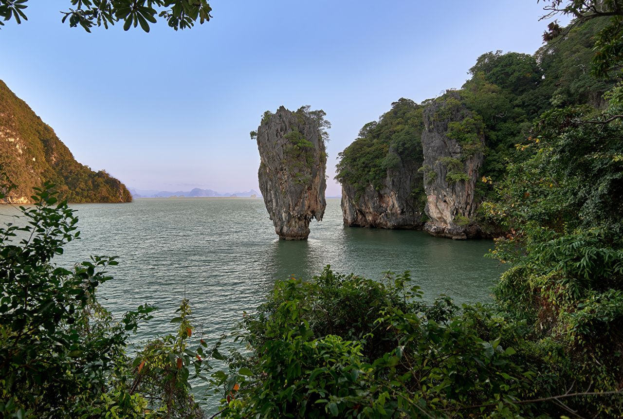 Тайланд столбы скалы