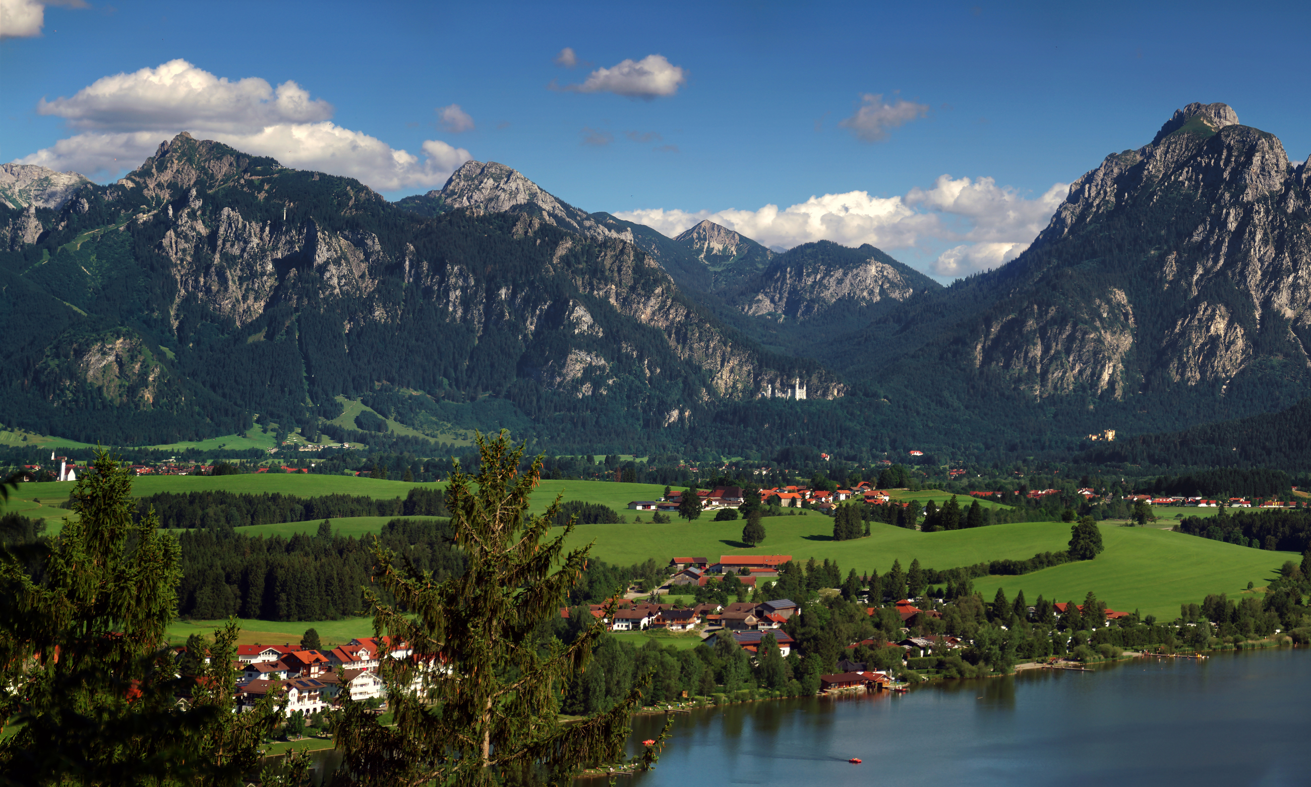 Bavaria germany. Бавария Альпы. Бавария Германия горы. Южная Бавария Альпы. Австрия Бавария горы?.