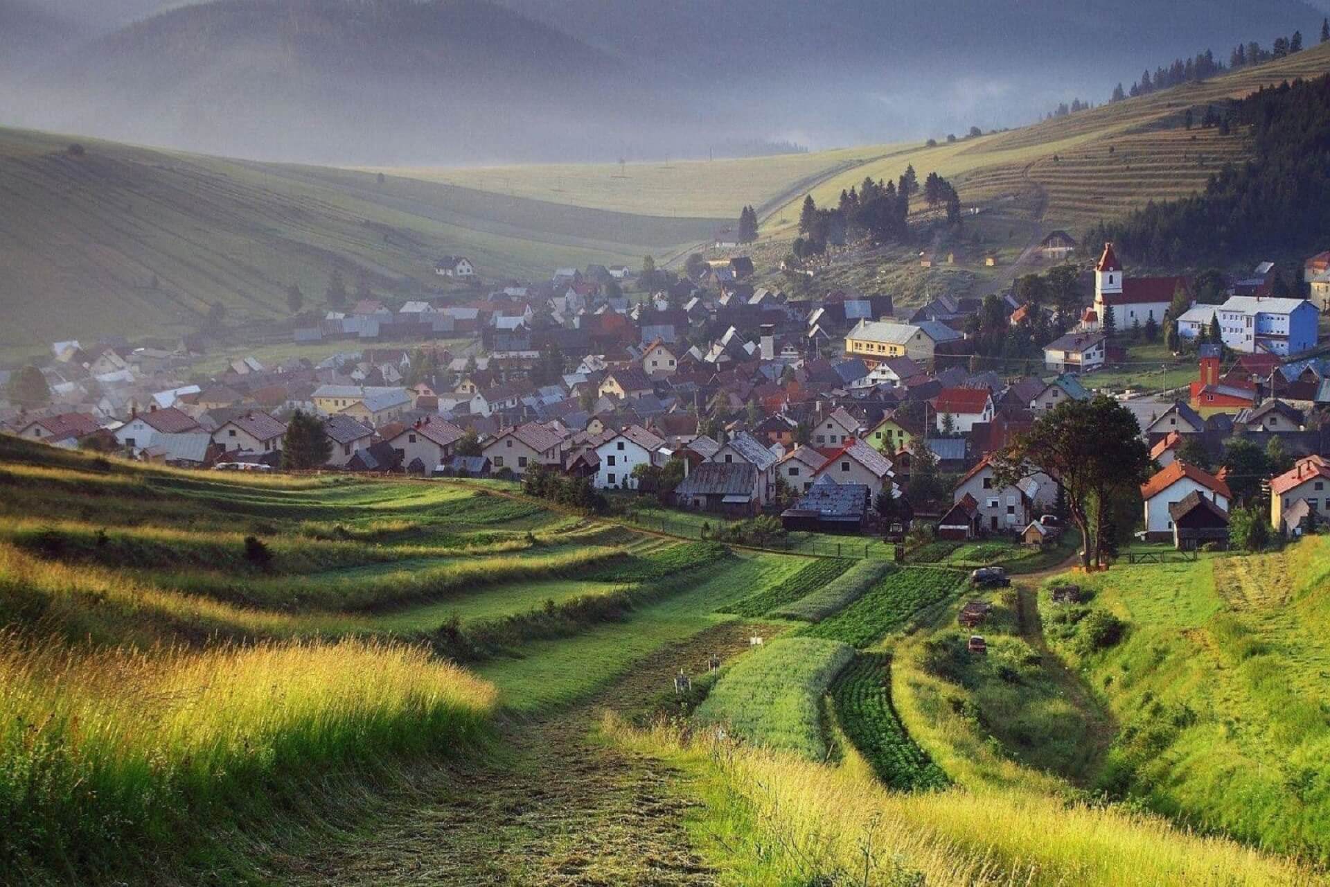 Жизнь восточной европы. Словакия деревня. Словакия провинция. Ландшафт Словакии. Провинции Сербии.