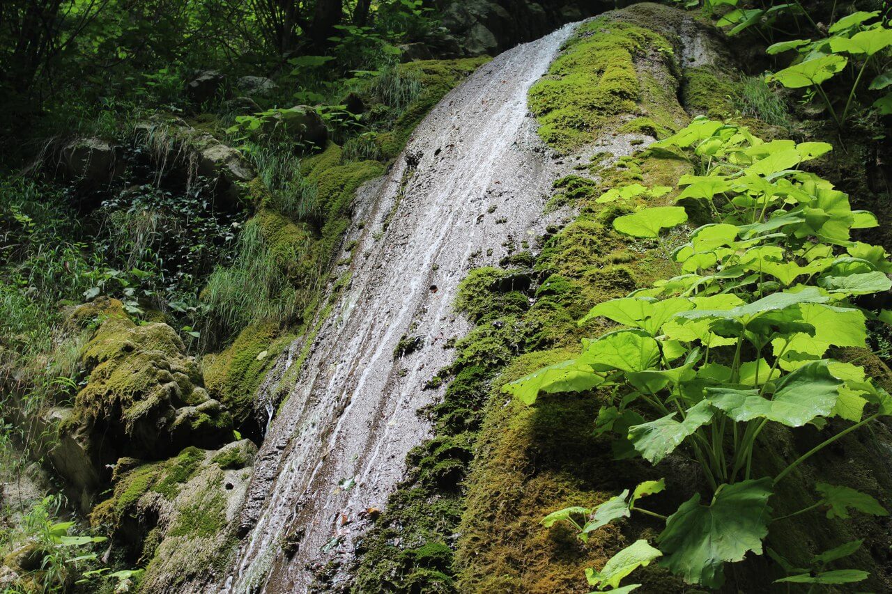 Водопады на реке Дедеркой