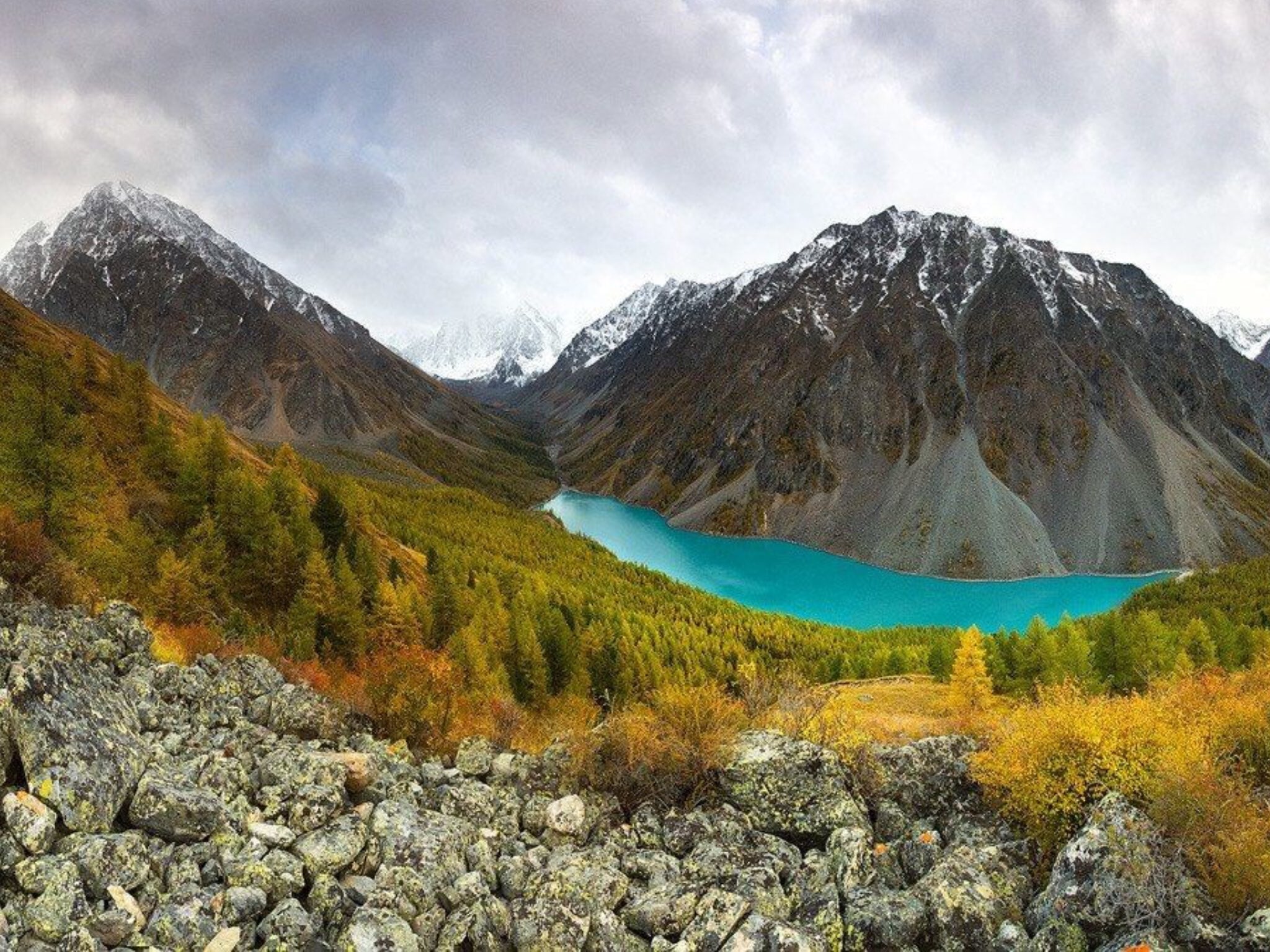 Горное озеро Сания горный Алтай