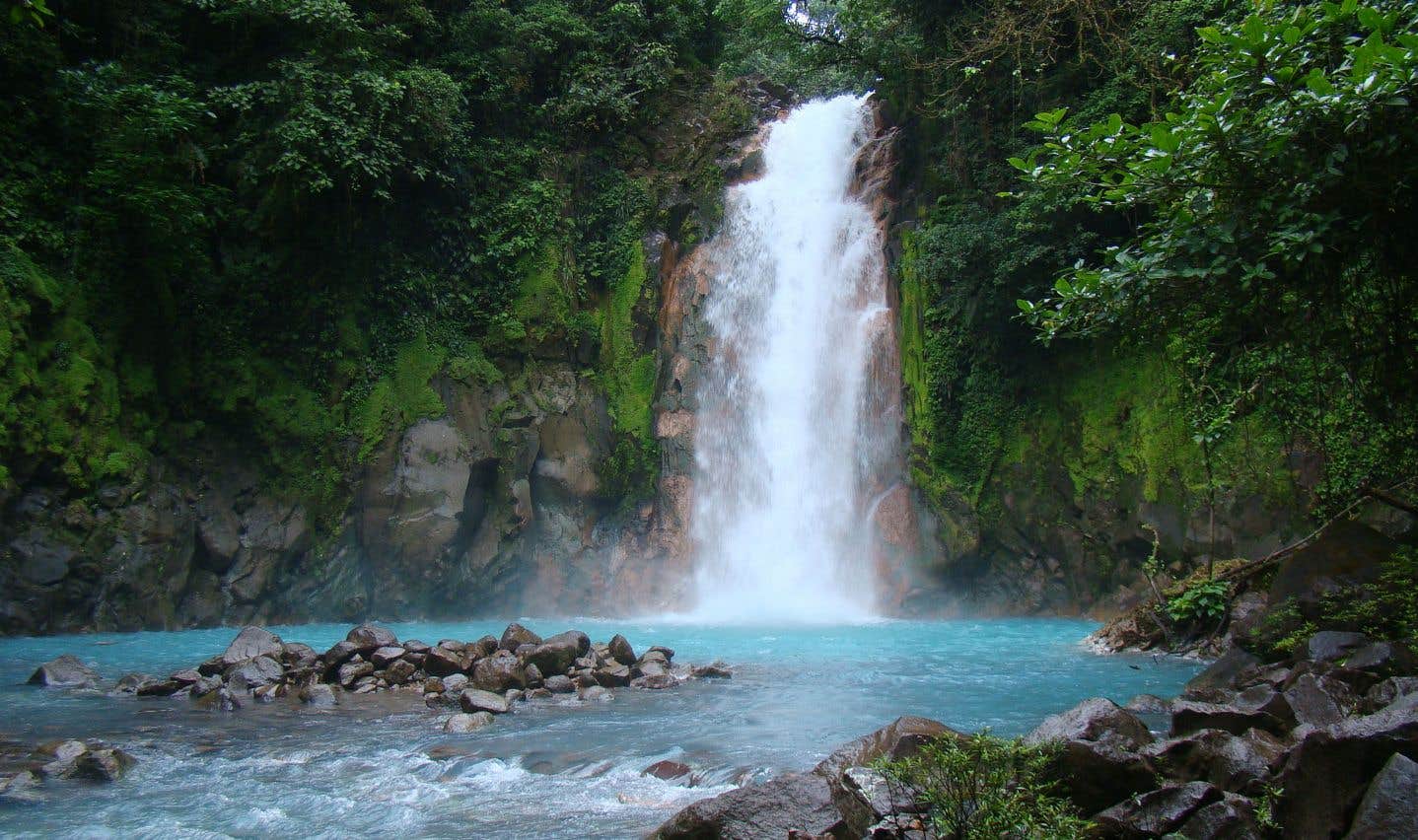 Коста рика канада. Водопад Наяка Коста-Рика. Доминикаль Коста Рика водопад. Река Селесте Коста-Рика. Водопад Наяка.