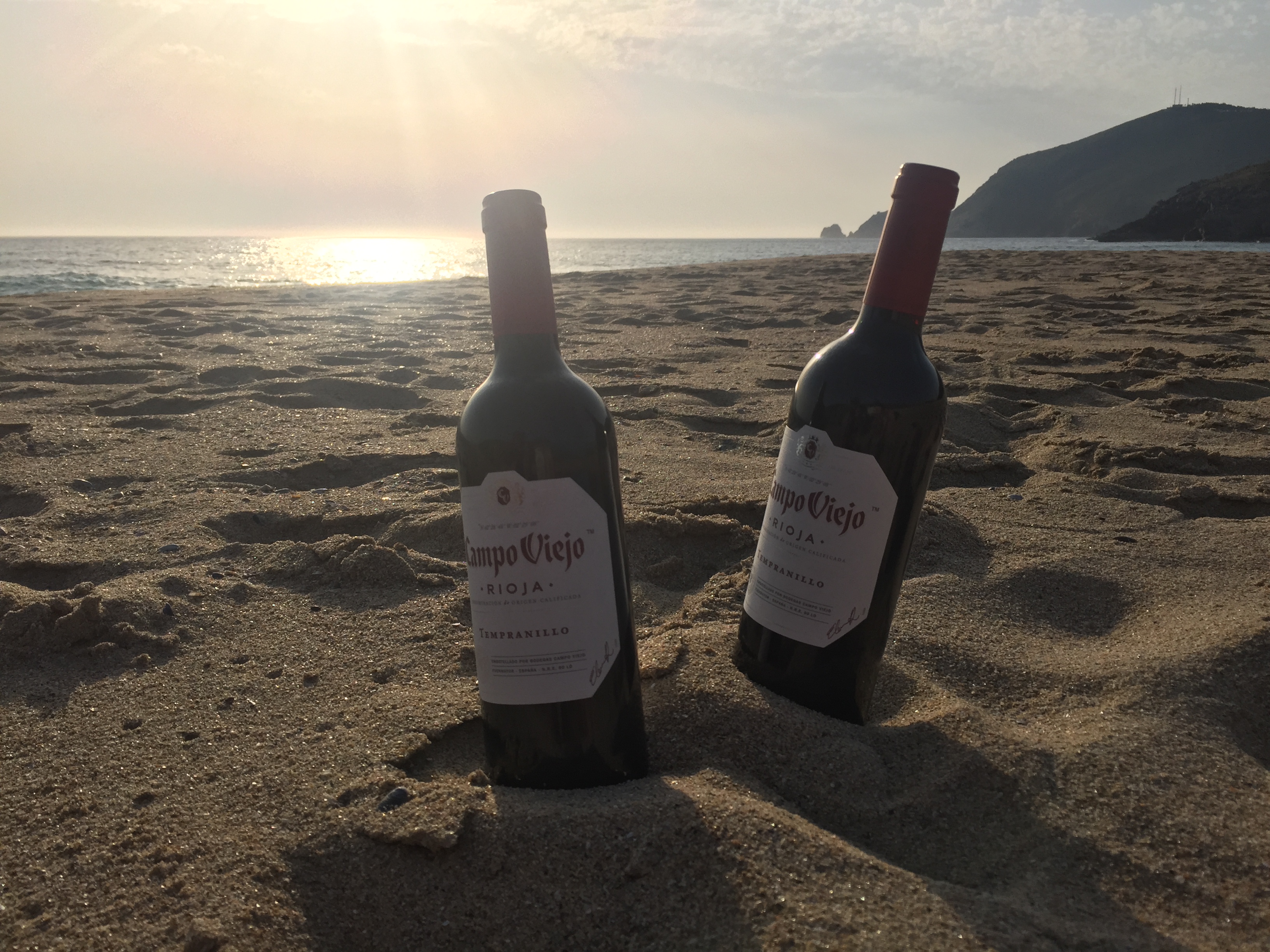 Пляж и вино