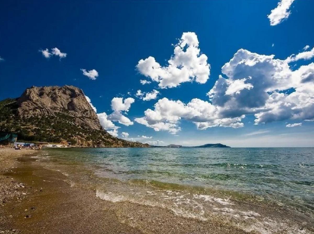 Черное море и берег крыма