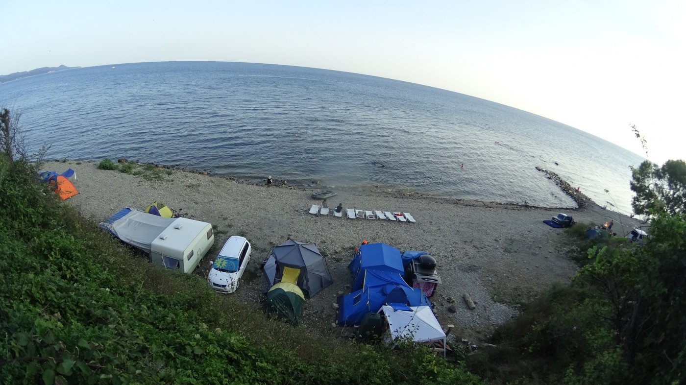 Пляжный кемпинг 9-й километр Лермонтово