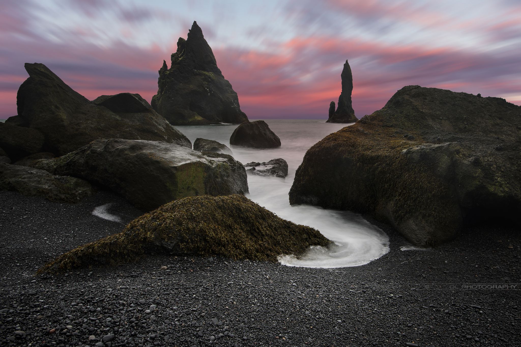 Исландия скалы Рейнисдрангар