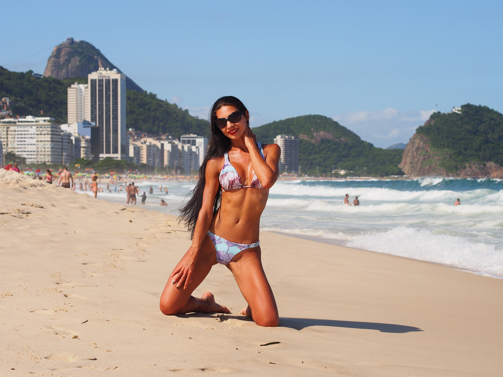 Девушки на пляже в бразилии фото