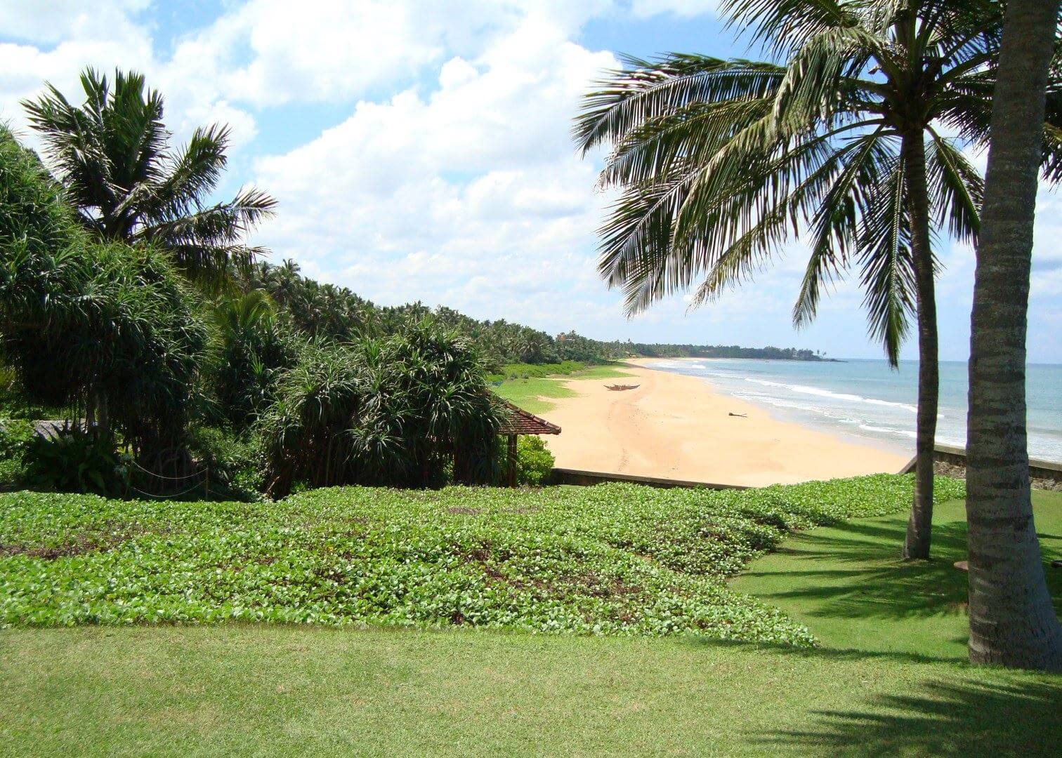 Найти шри ланка. Пляжи Бентоты Шри Ланка. Бентота Цейлон. Пляж Бентота на Шри Ланке. Шри-Ланка, Бентота природа.