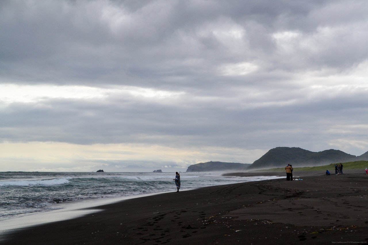 Берег Тихого океана на Халактырский пляж.