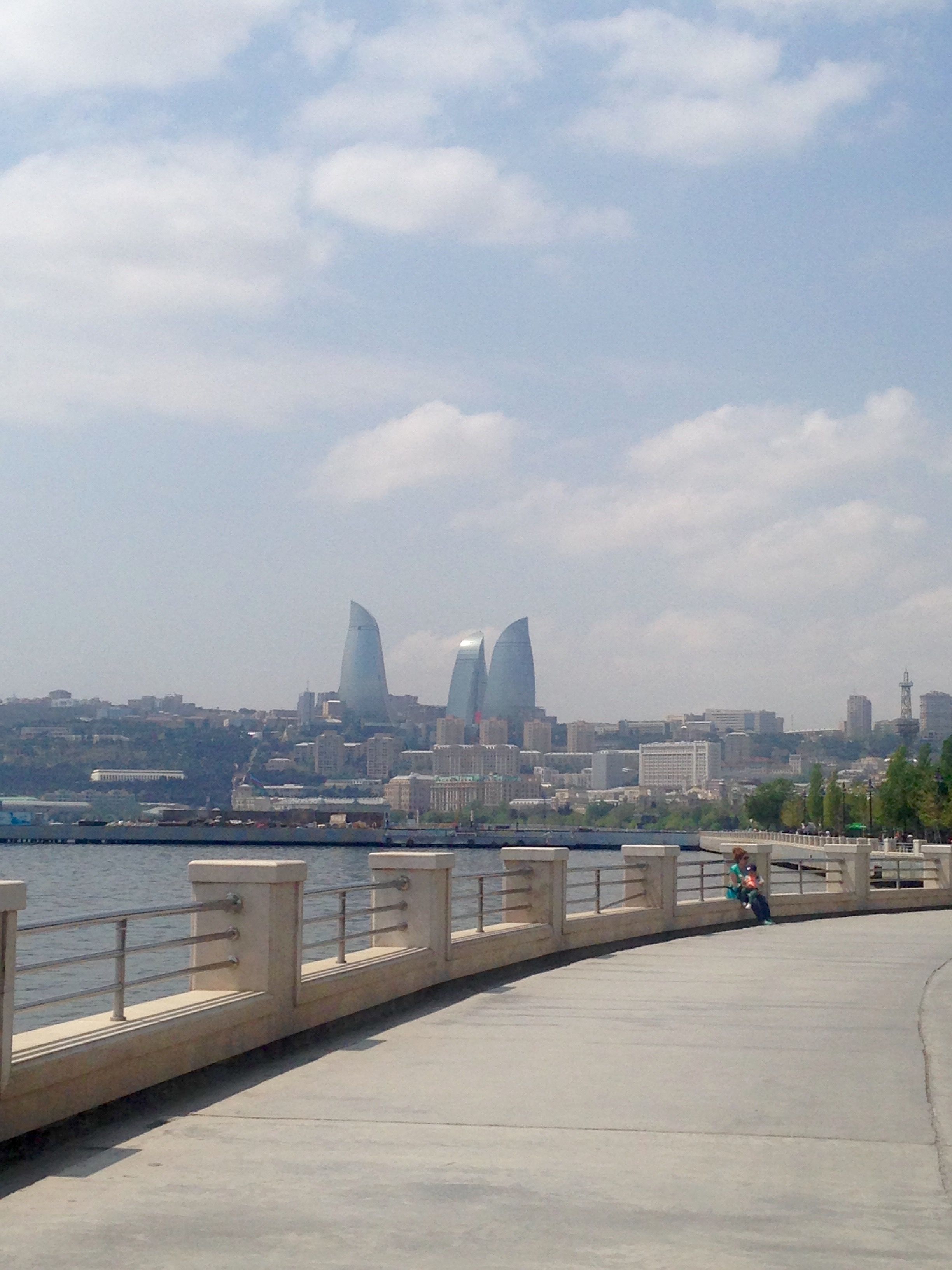 Азербайджан баку море. Азербайджан Баку пляж. Баку набережная. Большой Баку море. Баку бульвар.