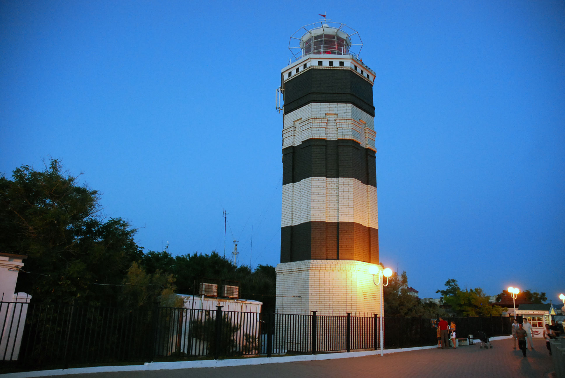 Анапский маяк фото на набережной