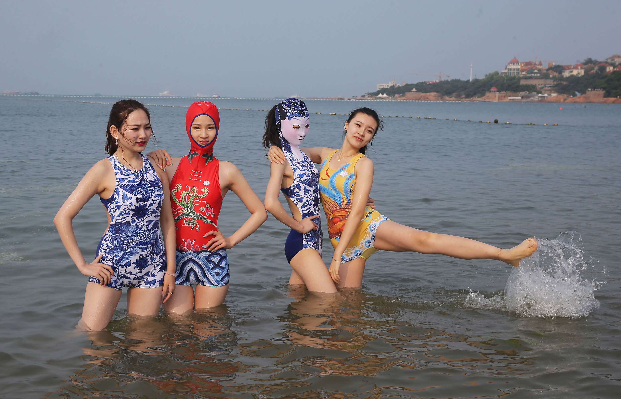 Китаянки на пляже
