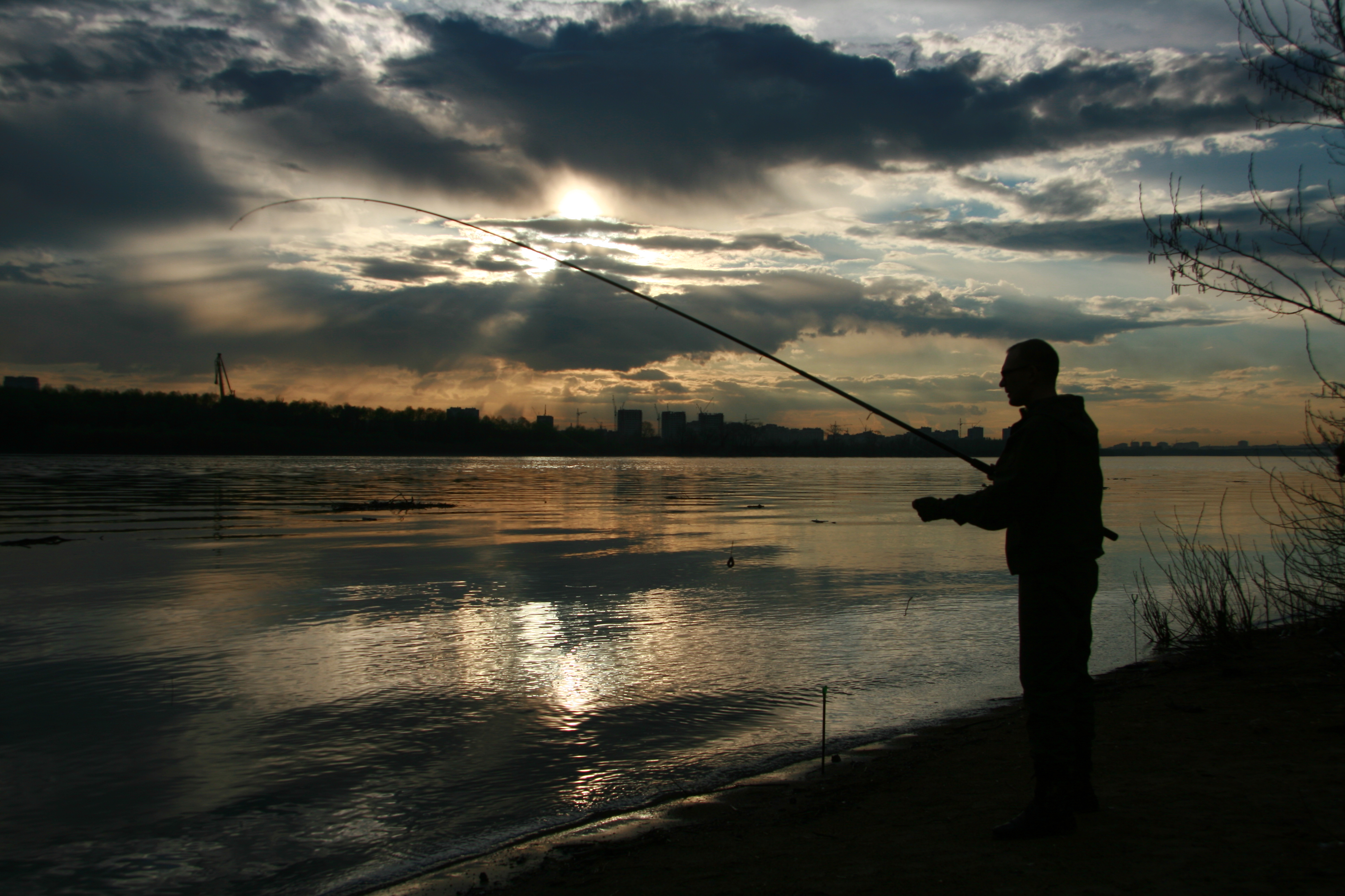 Ловить рыбу с любимым. Рыбалка. Красивая рыбалка. Природа рыбалка. Красивая природа рыбалка.