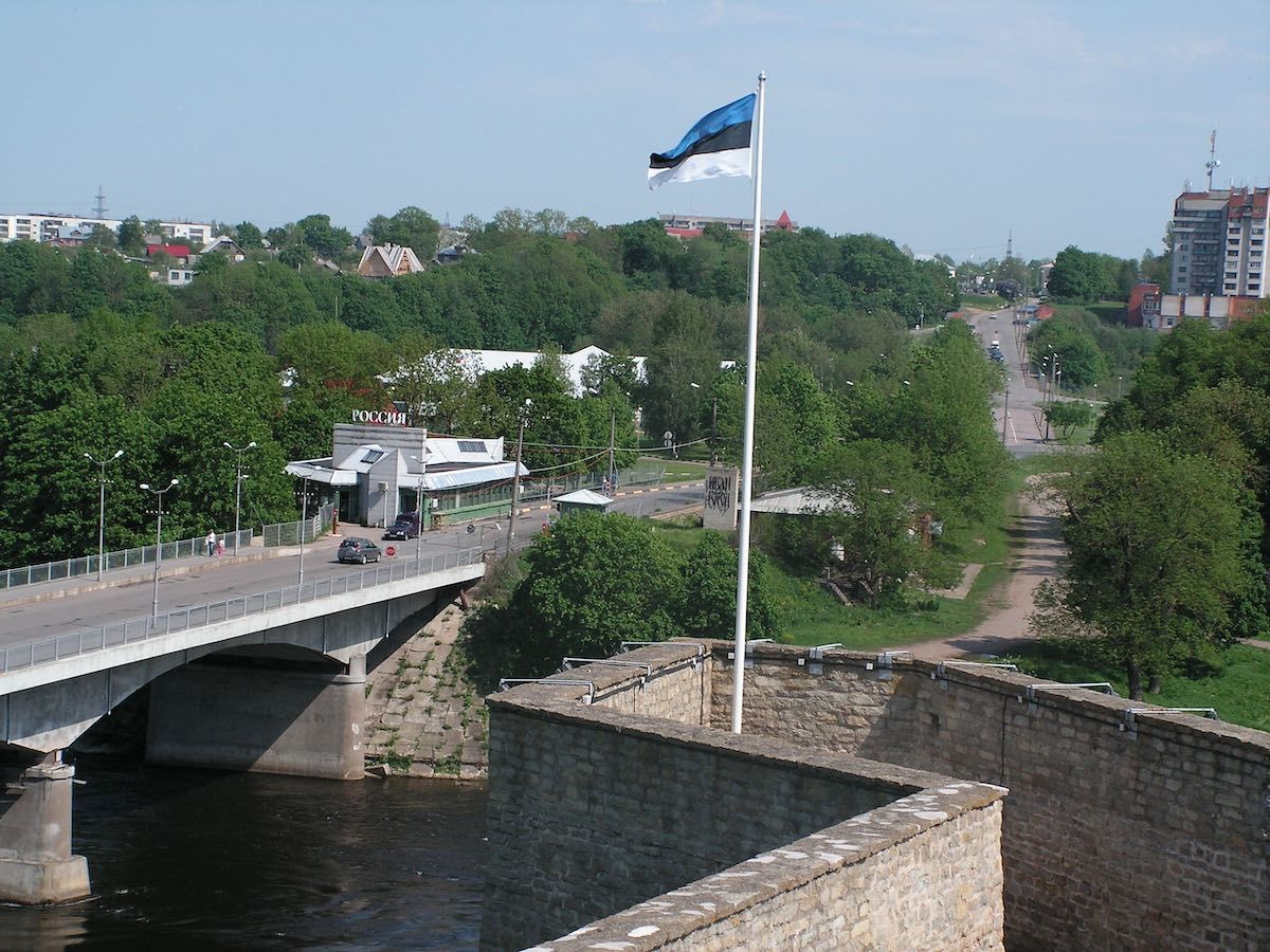 Мост между нарвой и ивангородом фото
