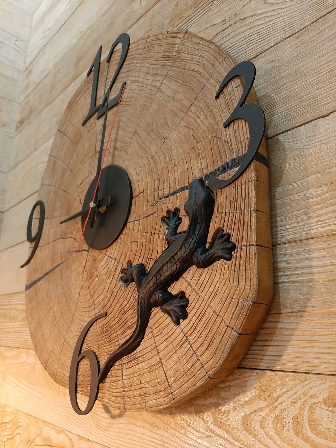 Часы из дерева настенные