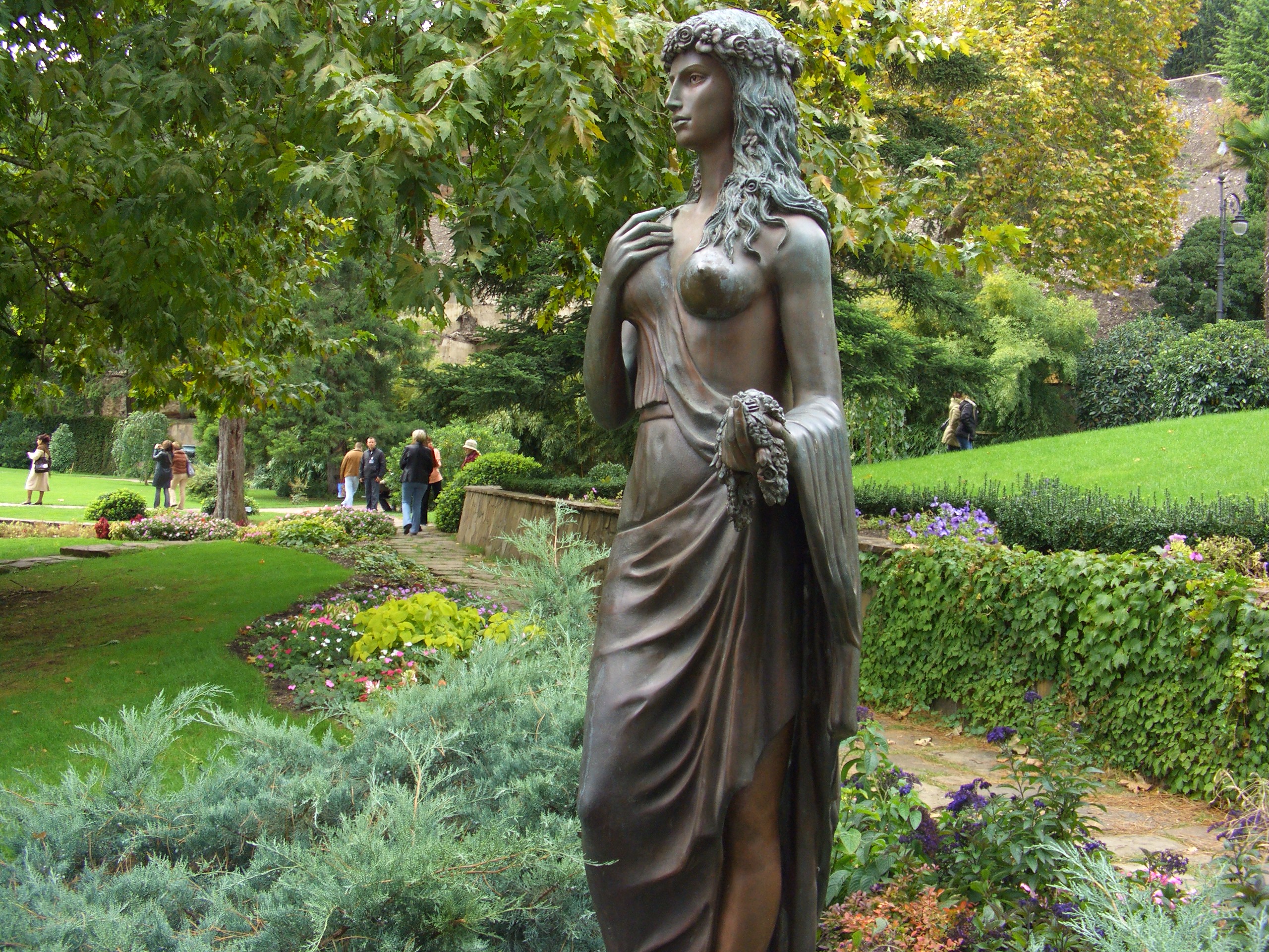 Скульптура Богини Флоры Александровского парка в Санкт-Петербурге