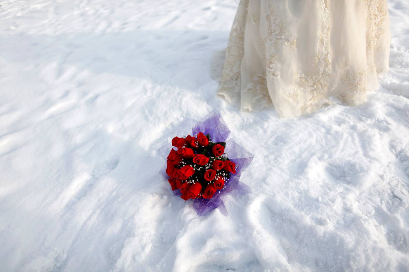 Свадебный букет на снегу