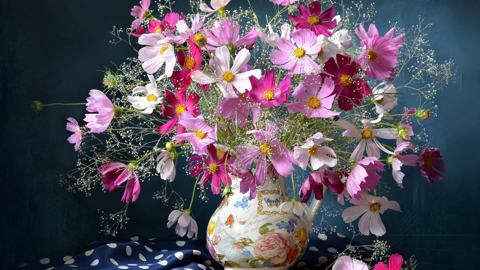 Полевые цветы в вазе фото высокого разрешения