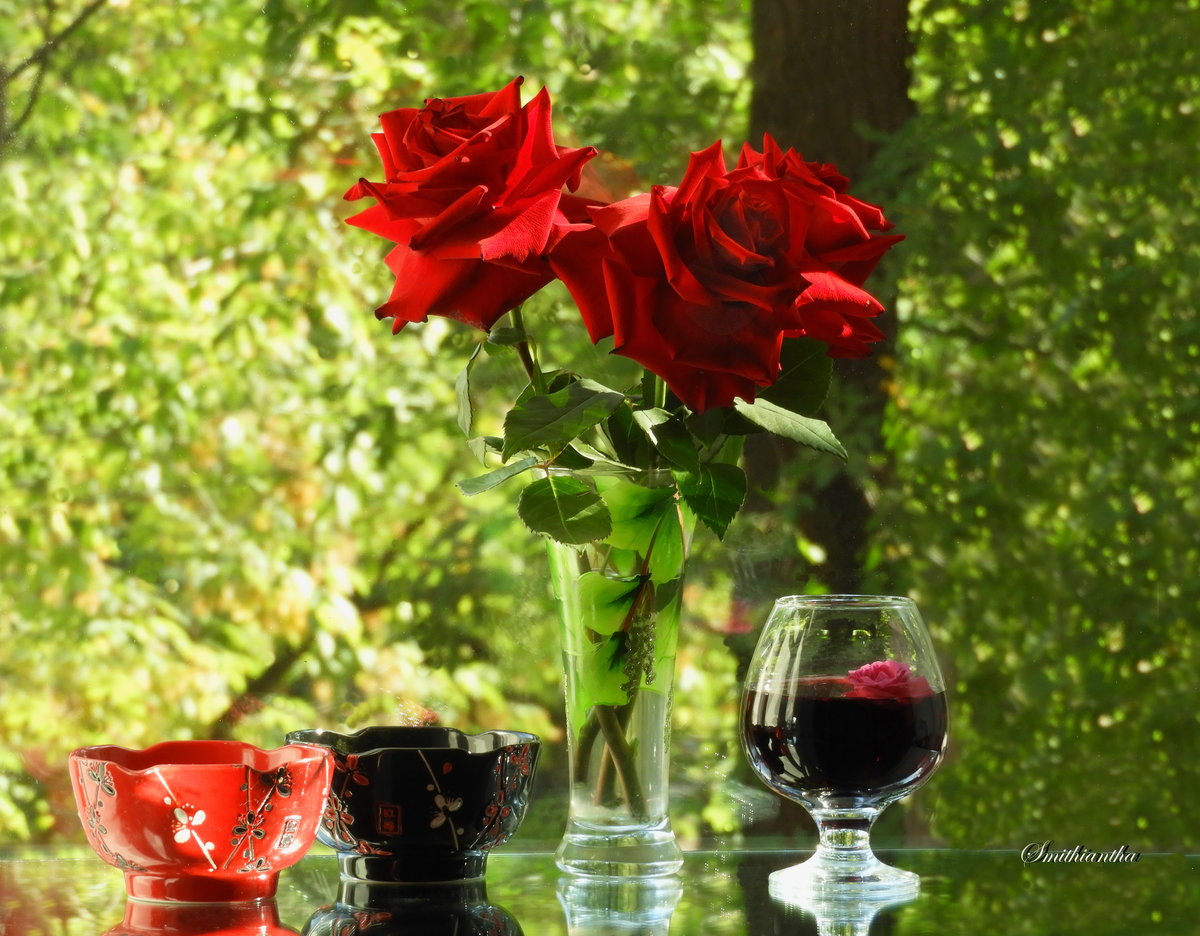 Красивая роза и вино