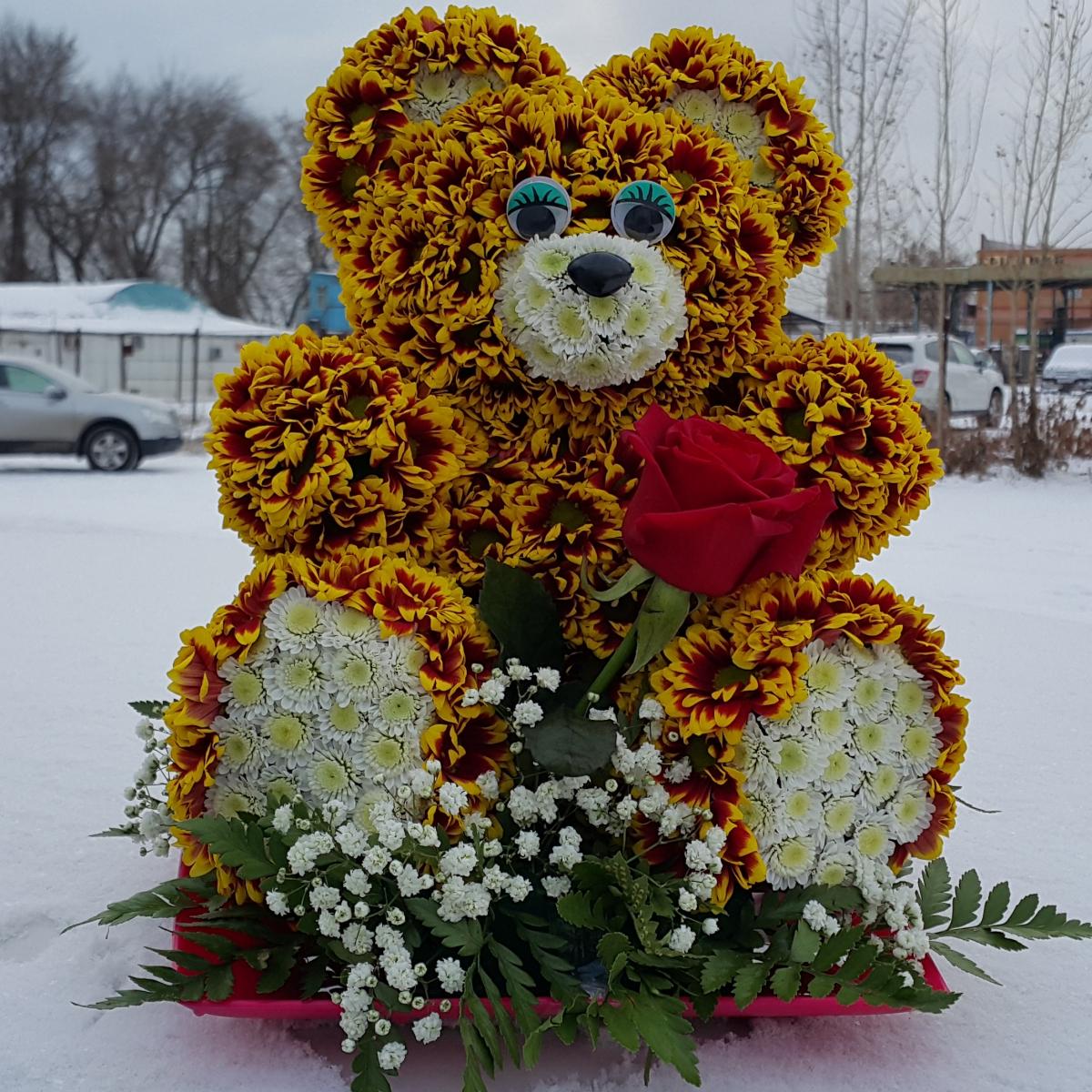Медвежонок из цветов