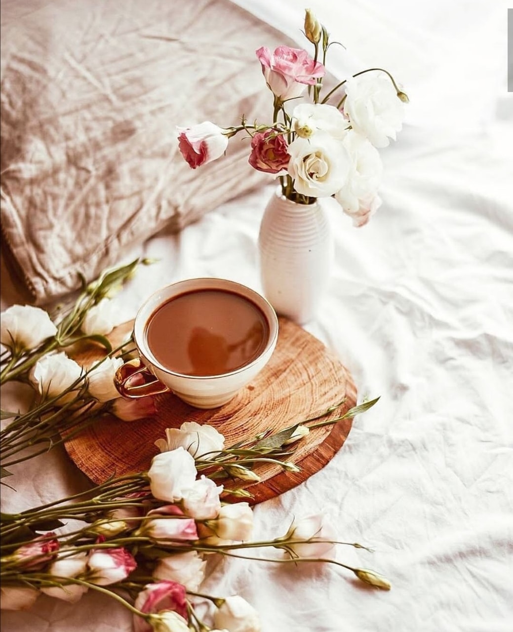 Уютная чашечка и цветы