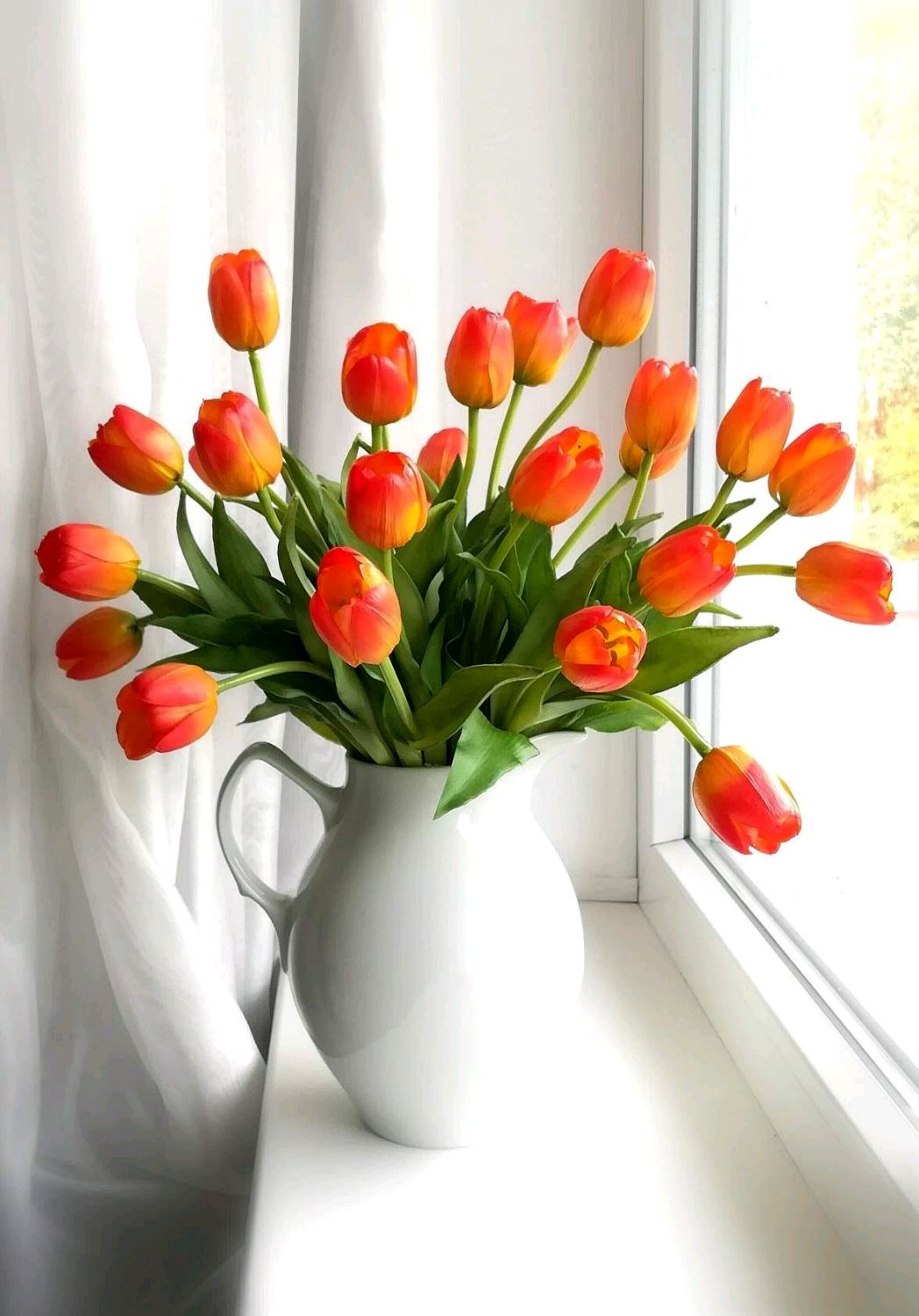 Цветы тюльпаны в вазе