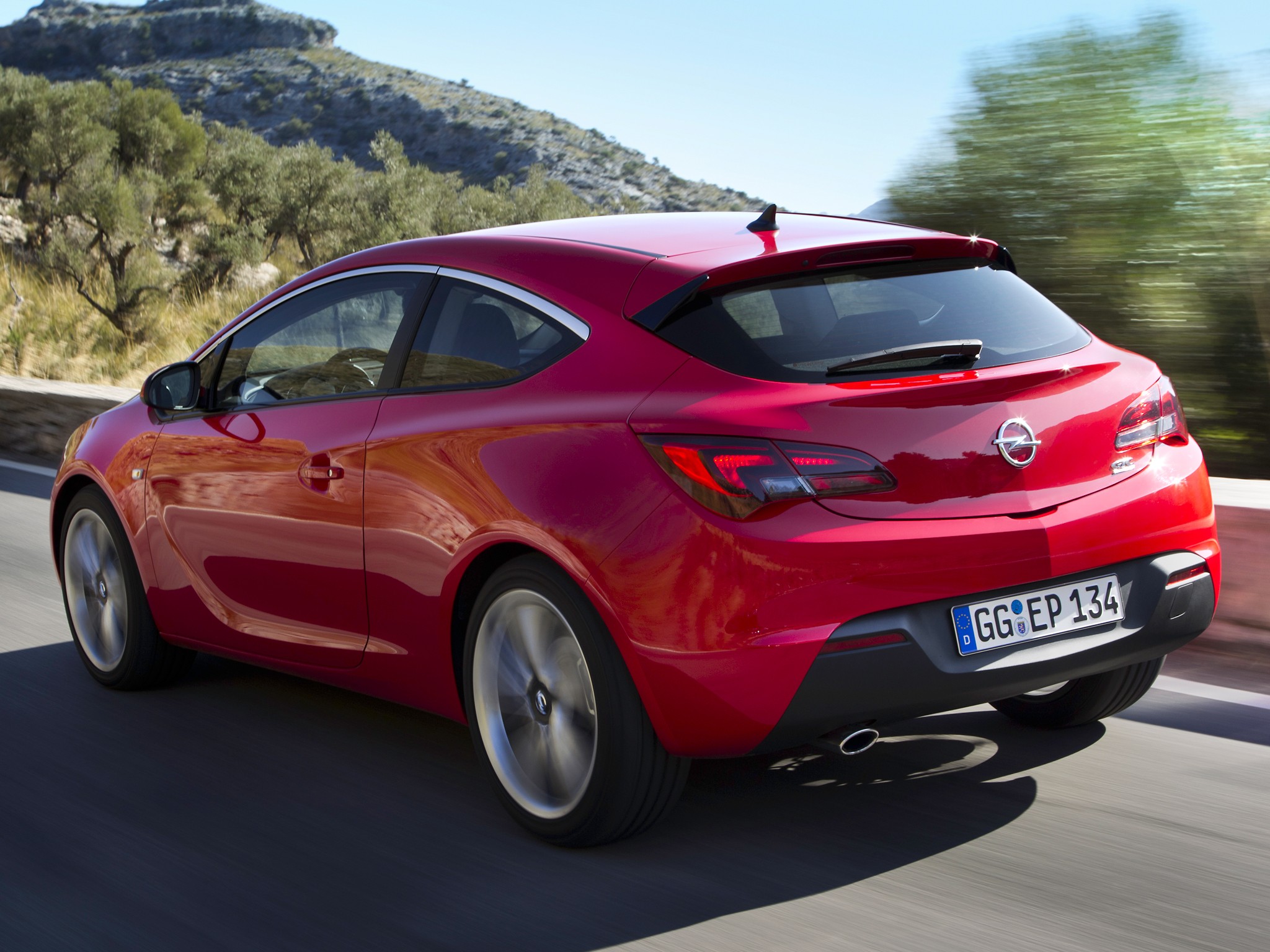 Хэтчбеки турбо. Opel Astra GTC. Opel Astra j GTC. Opel Astra GTC 2021. Opel Astra GTC 2020 купе.