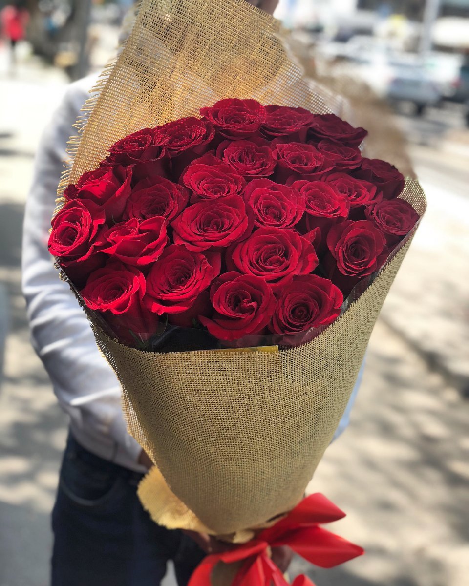 Красивые букеты из 21 розы