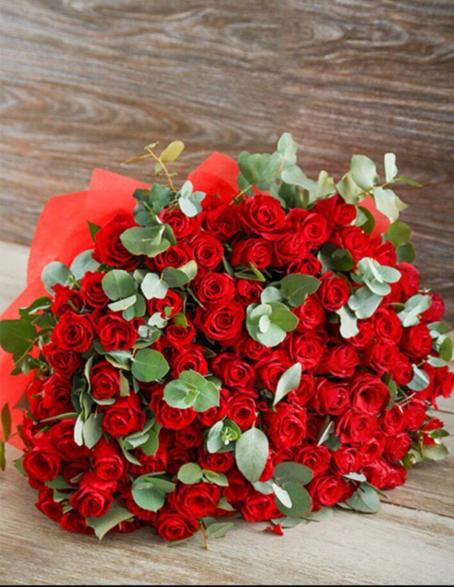 Красивый букет цветов 1000000 роз