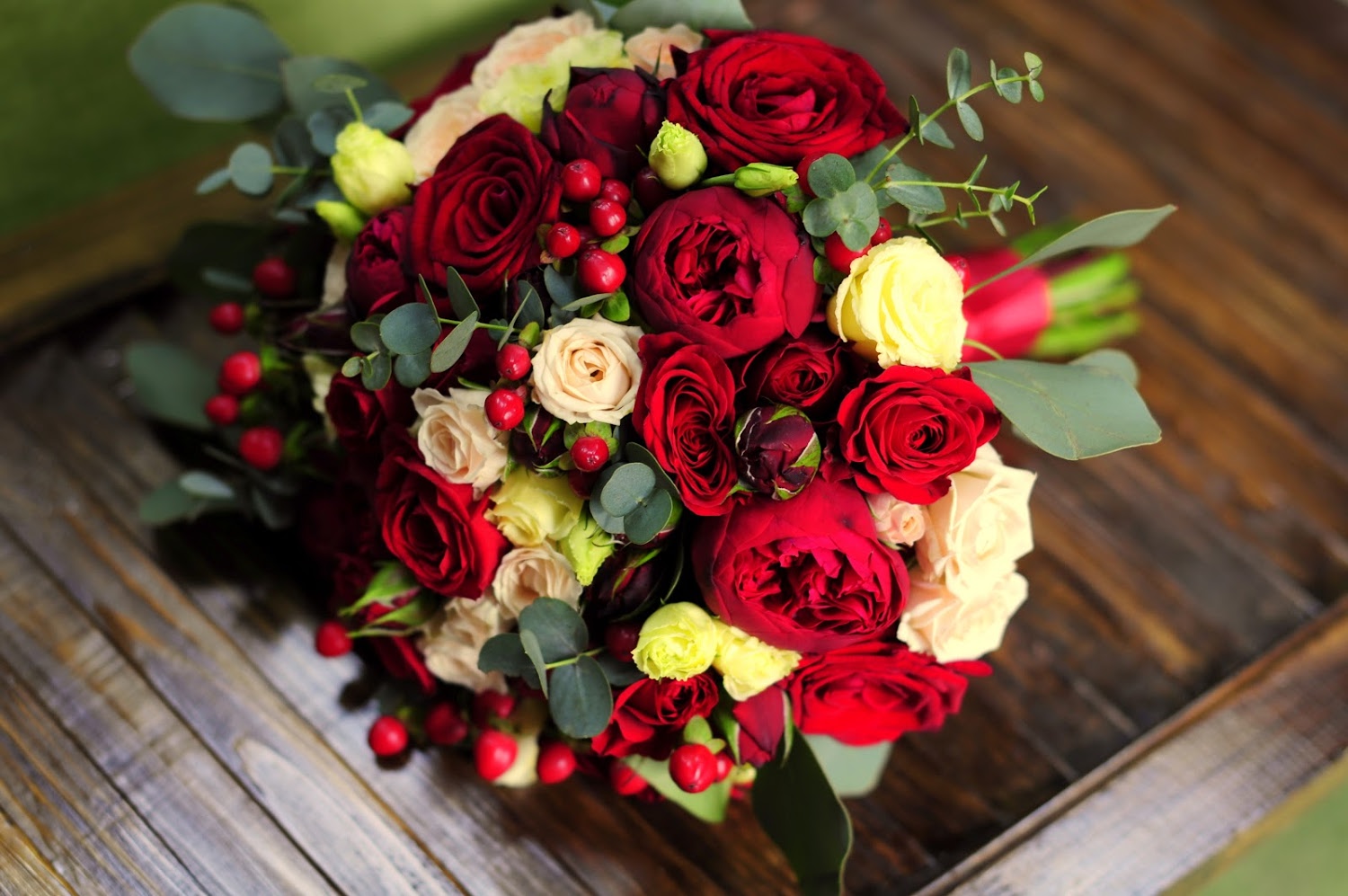 Букет цветов фото розы красные
