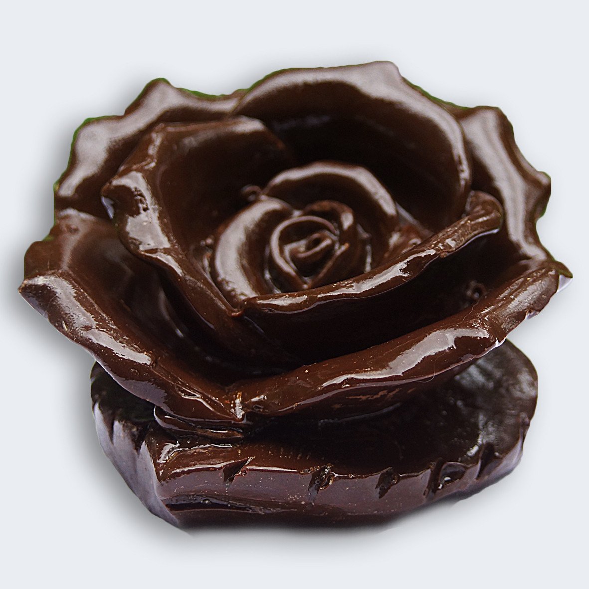 Розочки из шоколада. Шоколадные розы. Розы из шоколада. Шоколадные розочки.